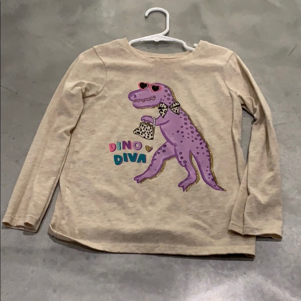Excellent condition. Girls 5t tee